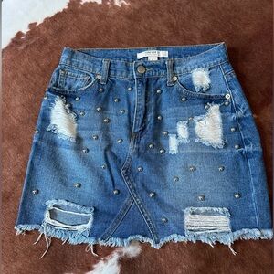 FOREVER 21 Denim skirt with Silver Pearls